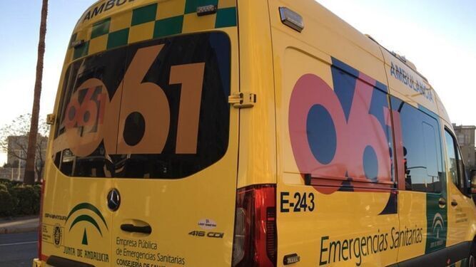 Una paciente agrede a una enfermera del 061 mientras la atendía en la UVI móvil en Málaga