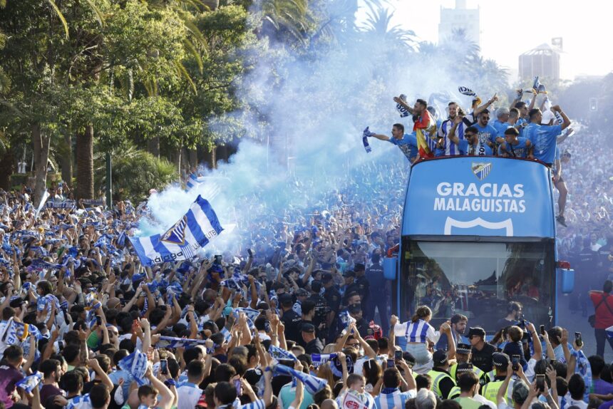 Horarios, recorrido y paradas de la rúa del Málaga CF por el ascenso a Primera