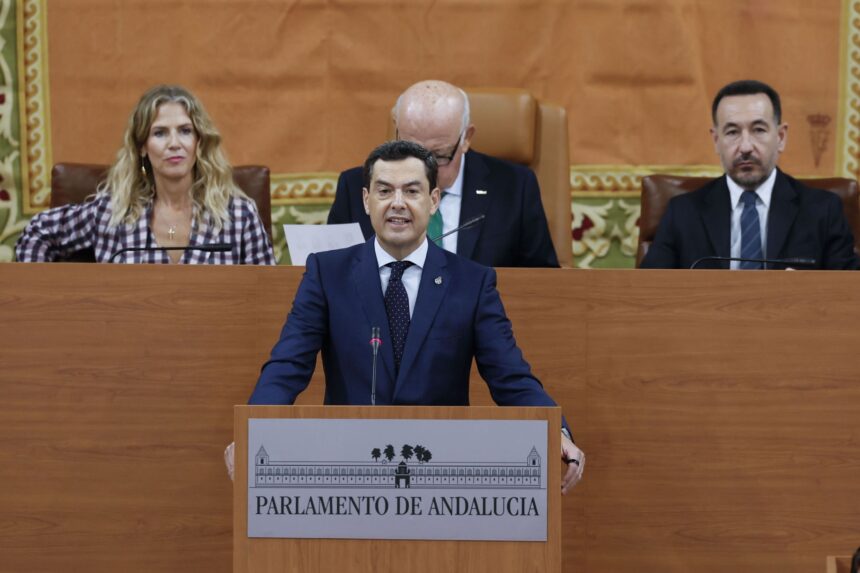 Moreno anuncia en su investidura el plan Primera Vivienda Joven que busca emancipar a 13.000 andaluces