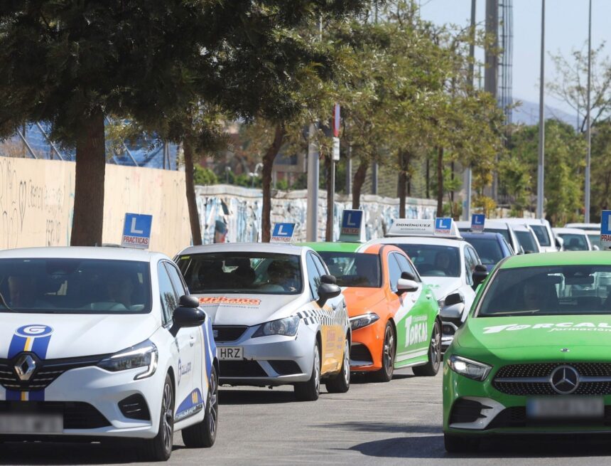 Hasta un año para examinarse del práctico de coche en Málaga: la tardanza para 17.600 alumnos pendientes Hasta un año para examinarse del práctico de coche en Málaga: la tardanza para 17.600 alumnos pendientes