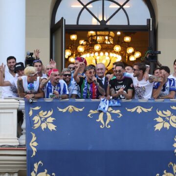 Larrubia, también showman: Espectacular 1x1 de la plantilla del Málaga CF Larrubia, también showman: Espectacular 1×1 de la plantilla del Málaga CF