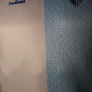 La camiseta del Málaga CF con 26.550 nombres para comparecer en Almería