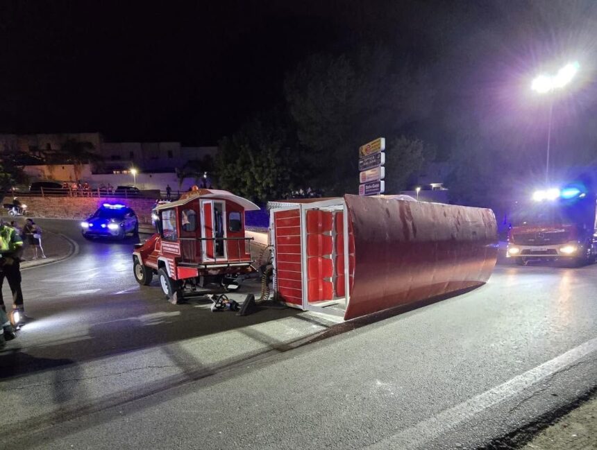 Varios heridos, algunos menores, tras volcar un vagón de un tren turístico en Cártama: «El susto ha sido muy grande»