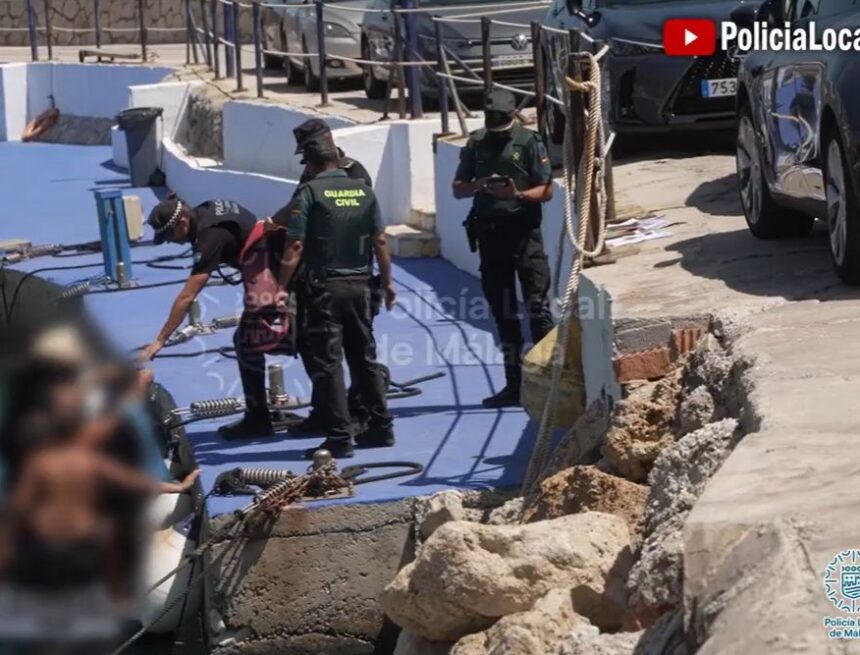 Veinte multas a motos acuáticas y embarcaciones por infracciones en playas de Málaga en el primer control del verano Veinte multas a motos acuáticas y embarcaciones por infracciones en playas de Málaga en el primer control del verano