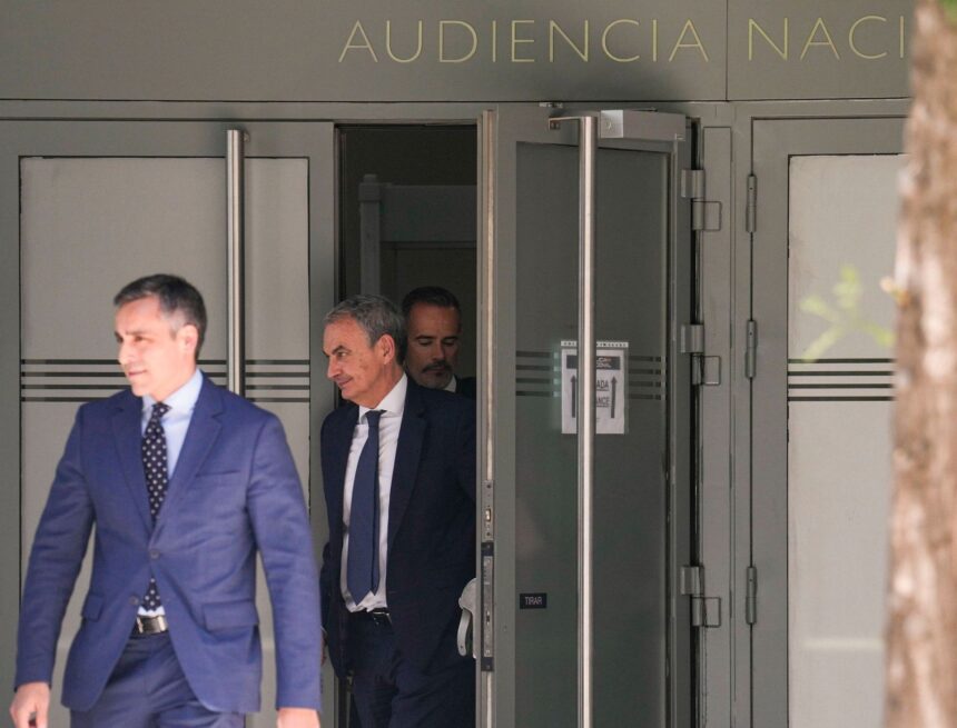 Finaliza la declaración de Zapatero tras casi tres horas ante el juez, que rechaza retirar el pasaporte