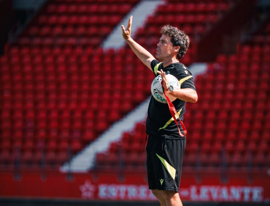 Rubi y el Almería-Málaga CF: «Un partido de futbolistas, no de entrenadores»