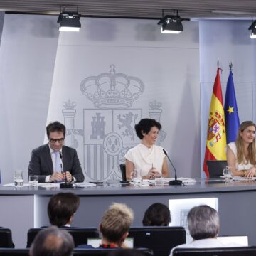 El Gobierno central amplía a 3.009 los niños migrantes que debe acoger Andalucía El Gobierno central amplía a 3.009 los niños migrantes que debe acoger Andalucía
