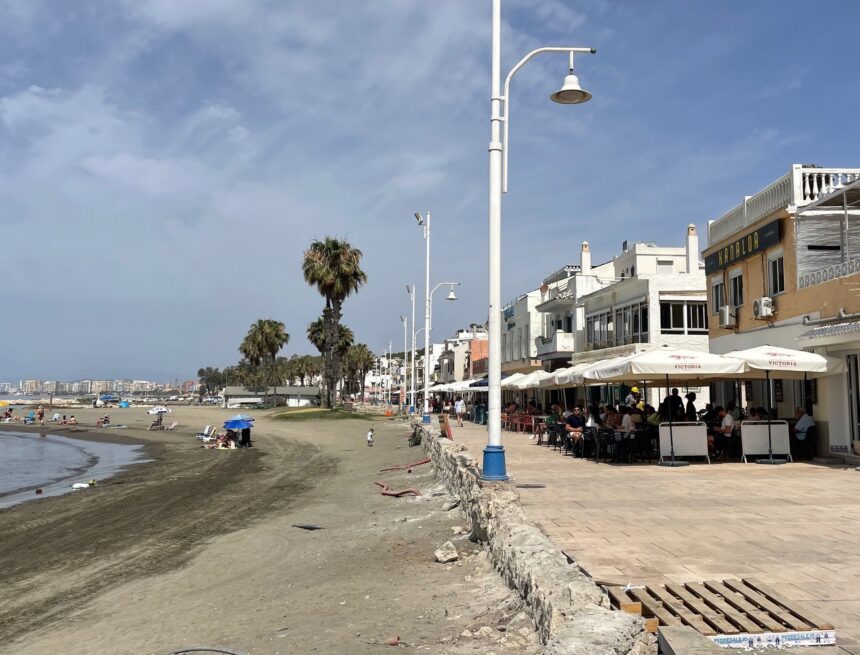 Un apagón deja sin luz a chiringuitos de Pedregalejo, Málaga, en San Juan: “Hemos tenido una pérdida impresionante" Un apagón deja sin luz a chiringuitos de Pedregalejo, Málaga, en San Juan: “Hemos tenido una pérdida impresionante»