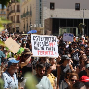 La manifestación por la vivienda en Málaga, en fotos