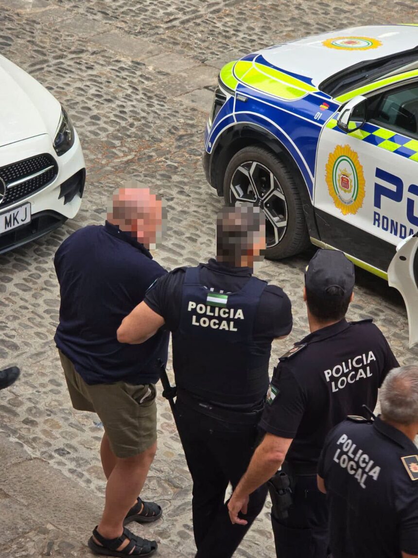 Detenido un hombre tras acceder al Ayuntamiento de Ronda y amenazar de muerte a la alcaldesa
