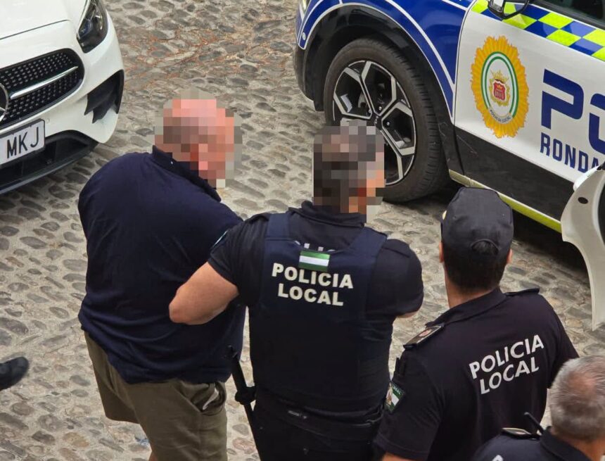 Detenido un hombre tras acceder al Ayuntamiento de Ronda y amenazar de muerte a la alcaldesa