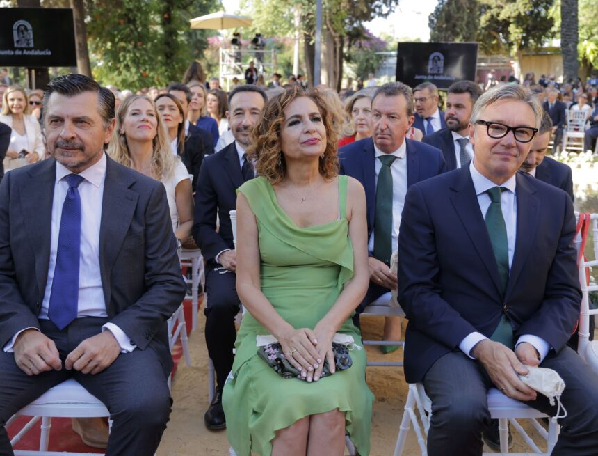 María Jesús Montero acusa al presidente de contar un acuerdo "que no es lo que ha firmado" María Jesús Montero acusa al presidente de contar un acuerdo «que no es lo que ha firmado»
