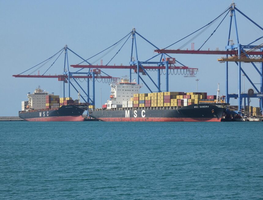 El Puerto de Málaga se vuelve a hacer fuerte en contenedores: crece a doble dígito y supera las tres toneladas El Puerto de Málaga se vuelve a hacer fuerte en contenedores: crece a doble dígito y supera las tres toneladas
