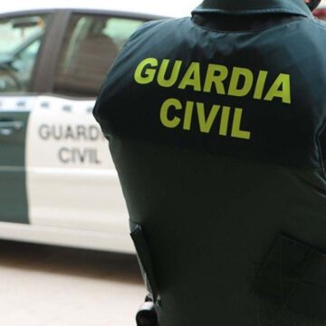 Buscan a un motorista a la fuga que atropelló a un guardia civil en Mijas cuando conducía sin seguro ni ITV Buscan a un motorista a la fuga que atropelló a un guardia civil en Mijas cuando conducía sin seguro ni ITV