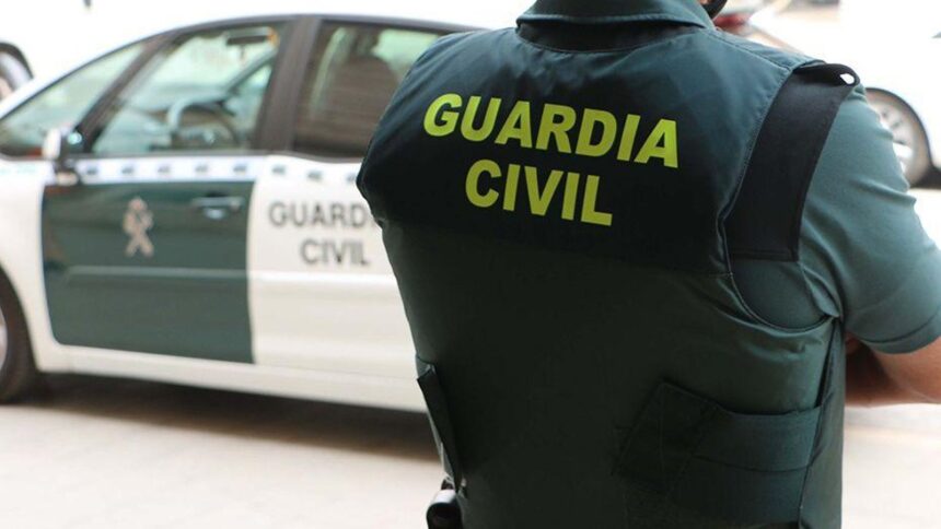 Buscan a un motorista a la fuga que atropelló a un guardia civil en Mijas cuando conducía sin seguro ni ITV