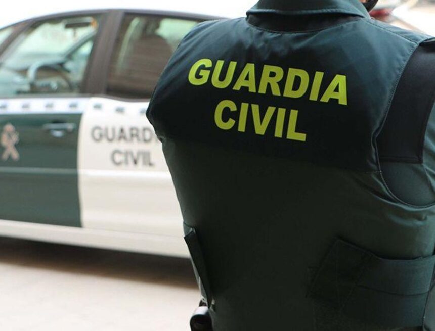 Buscan a un motorista a la fuga que atropelló a un guardia civil en Mijas cuando conducía sin seguro ni ITV Buscan a un motorista a la fuga que atropelló a un guardia civil en Mijas cuando conducía sin seguro ni ITV
