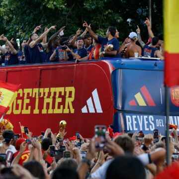Apoteosis en el recibimiento a los campeones Apoteosis en el recibimiento a los campeones