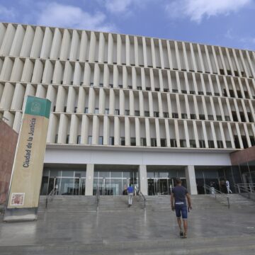 Apagón en los juzgados de Málaga tras el incendio de un transformador: «Se fue la luz y empezaron a sonar las alarmas»