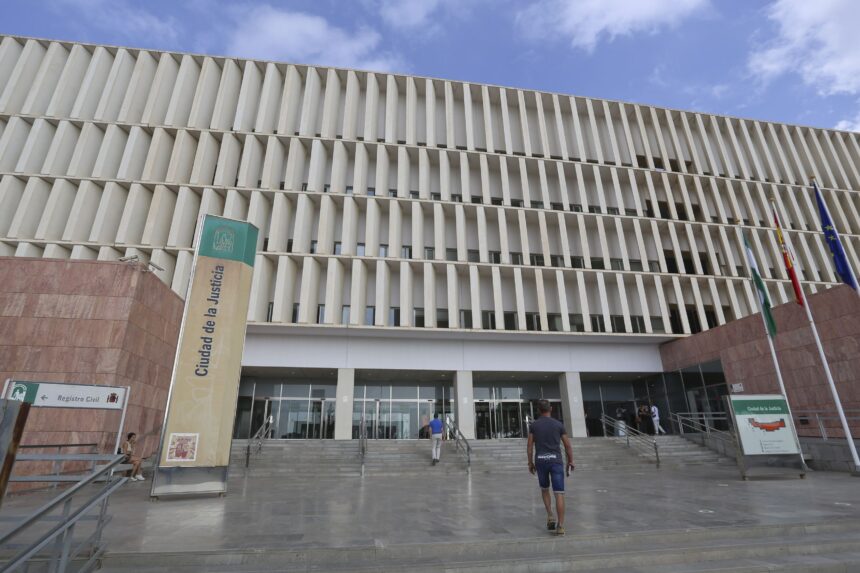 Apagón en los juzgados de Málaga tras el incendio de un transformador: «Se fue la luz y empezaron a sonar las alarmas»
