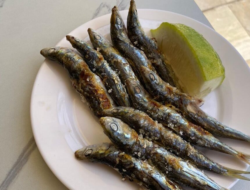 ¿Cuánto cuesta un espeto en Málaga? Desde 2 a los 8 euros según la playa