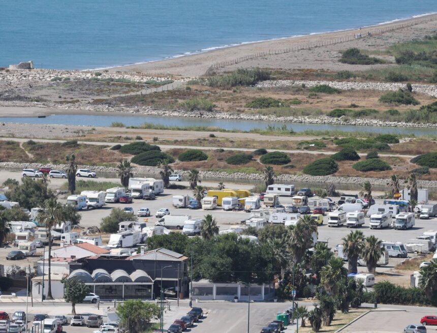 El último camping de Sacaba: el Ayuntamiento de Málaga ordena el desalojo de las caravanas El último camping de Sacaba: el Ayuntamiento de Málaga ordena el desalojo de las caravanas