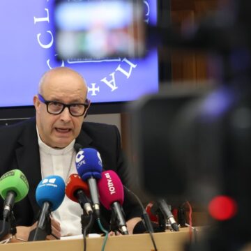 La Iglesia de Málaga adelantará las indemnizaciones a las víctimas del padre Fran: "Ninguna reparación puede sanar el daño" La Iglesia de Málaga adelantará las indemnizaciones a las víctimas del padre Fran: «Ninguna reparación puede sanar el daño»