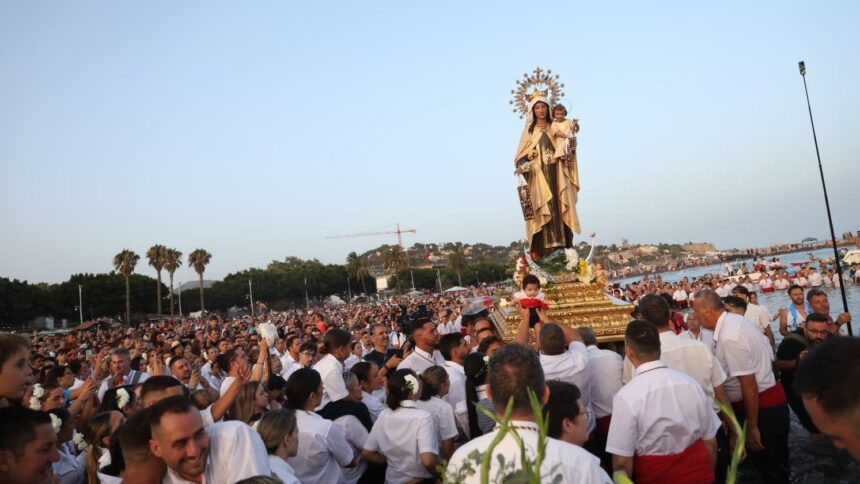 Las mejores fotos de la procesión de la Virgen del Carmen en El Palo