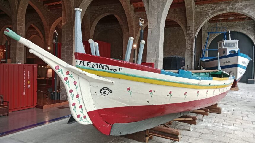 Una jábega malagueña celebra sus 100 años en Barcelona