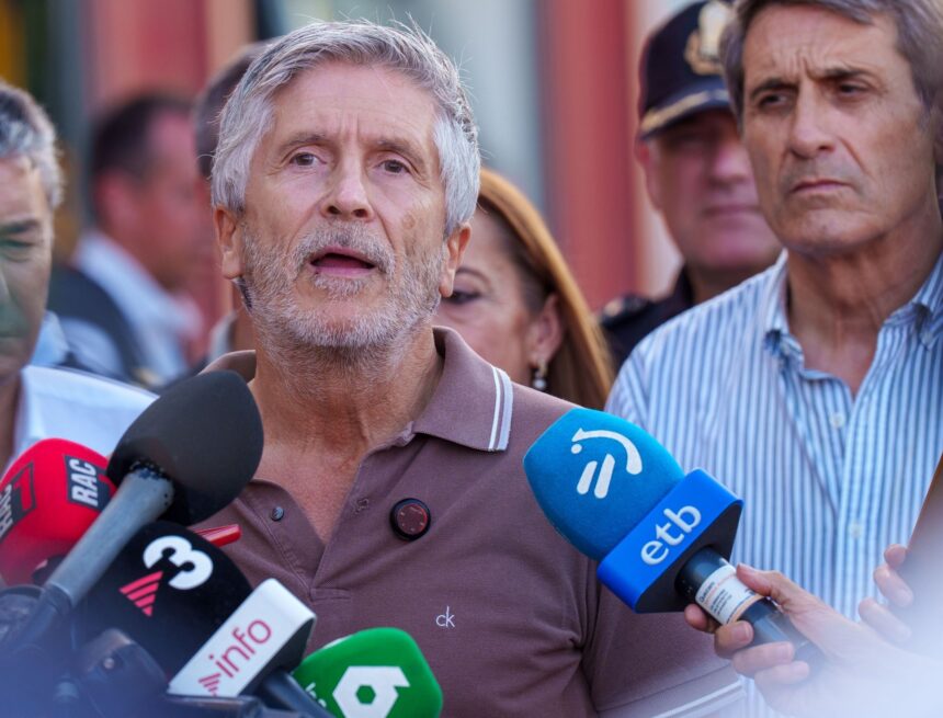 Grande-Marlaska, en Los Gallardos: "Las instrucciones a la población son obligaciones" Grande-Marlaska, en Los Gallardos: «Las instrucciones a la población son obligaciones»