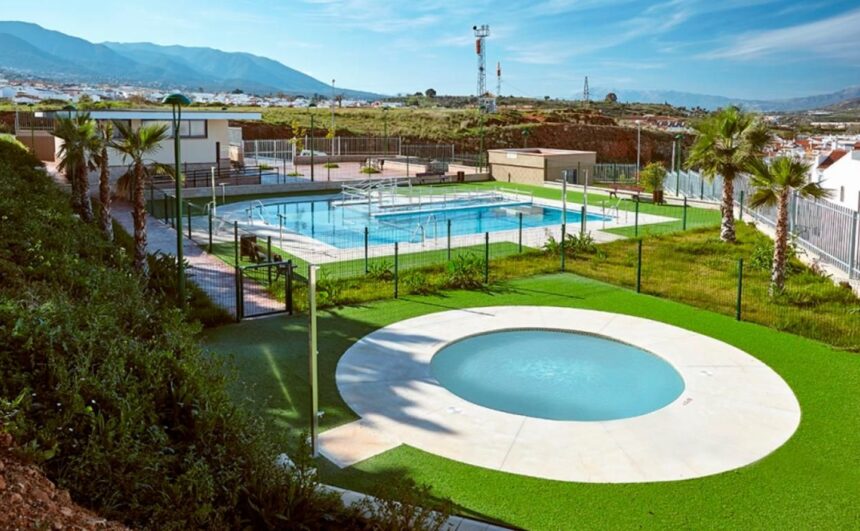 Cierran cuatro piscinas municipales en Alhaurín de la Torre tras detectar E. coli Cierran cuatro piscinas municipales en Alhaurín de la Torre tras detectar E. coli