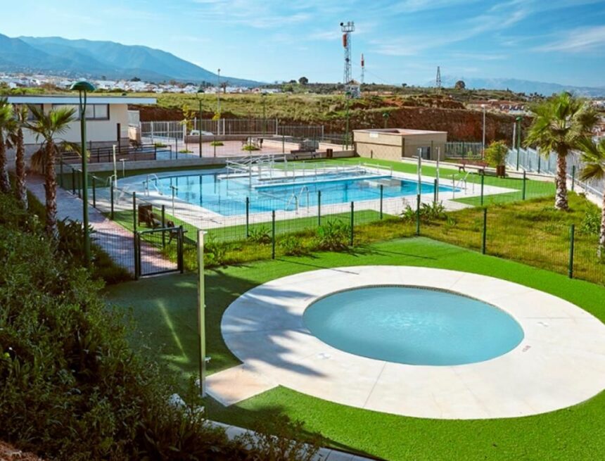 Cierran cuatro piscinas municipales en Alhaurín de la Torre tras detectar E. coli