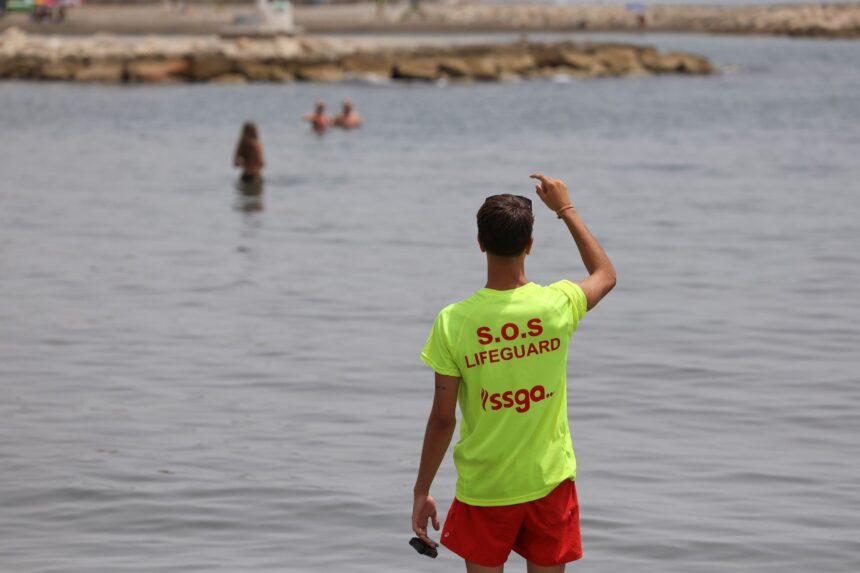Reabren las playas de Pedregalejo y El Palo tras los nuevos análisis: en Marbella desaconsejan el baño