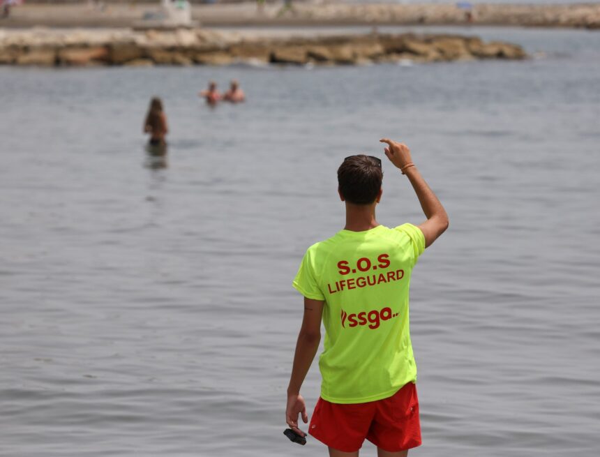 Reabren las playas de Pedregalejo y El Palo tras los nuevos análisis: en Marbella desaconsejan el baño Reabren las playas de Pedregalejo y El Palo tras los nuevos análisis: en Marbella desaconsejan el baño