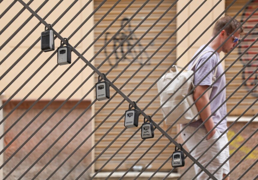 Los vecinos del Centro de Málaga llevan al Ayuntamiento a los tribunales por no controlar los pisos turísticos