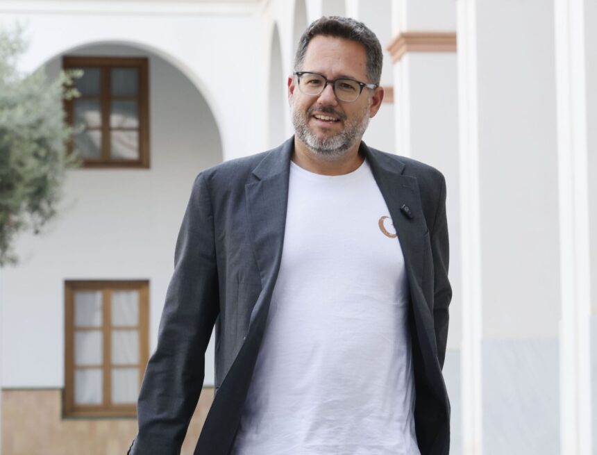 Adelante señala que Moreno es "un baroncillo más del PP" tras el pacto con Vox Adelante señala que Moreno es «un baroncillo más del PP» tras el pacto con Vox