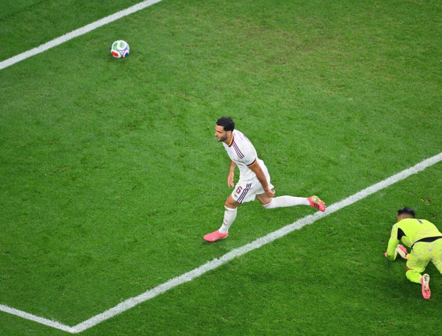 Merino hace otro gol cargado de euforia y España va a cuartos (0-1) Merino hace otro gol cargado de euforia y España va a cuartos (0-1)