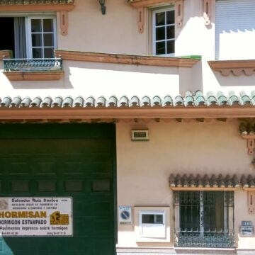 Mueren apuñaladas una madre y su hija, víctimas de un doble crimen descubierto tras un incendio en Mijas