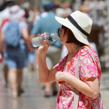 Málaga comienza un fin de semana con avisos amarillos y máximas de hasta 43 grados Málaga comienza un fin de semana con avisos amarillos y máximas de hasta 43 grados