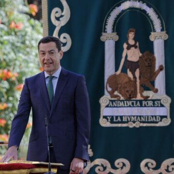 El presidente de la Junta toma posesión llamando a la «serenidad y al diálogo»