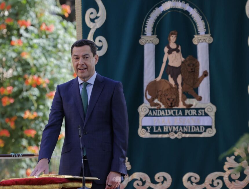 El presidente de la Junta toma posesión llamando a la "serenidad y al diálogo" El presidente de la Junta toma posesión llamando a la «serenidad y al diálogo»