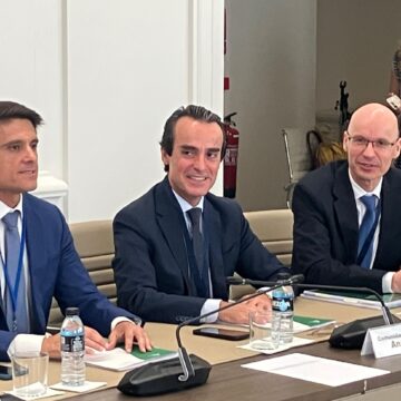 Andalucía aprieta al Ministerio de Transportes con el tren litoral y soluciones para la A7 de Málaga