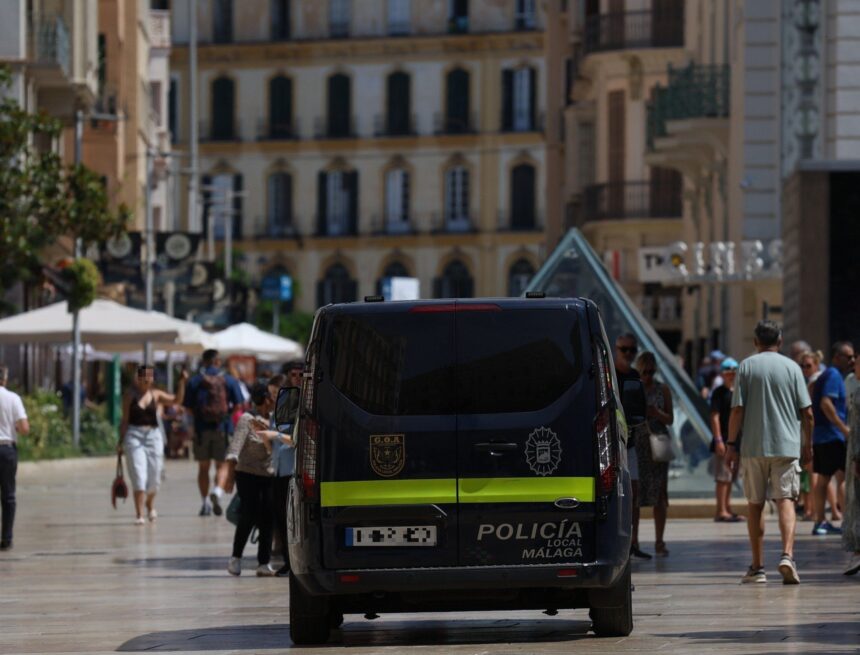 Detenido un camarero de una taberna del centro de Málaga por vender cocaína a clientes Detenido un camarero de una taberna del centro de Málaga por vender cocaína a clientes