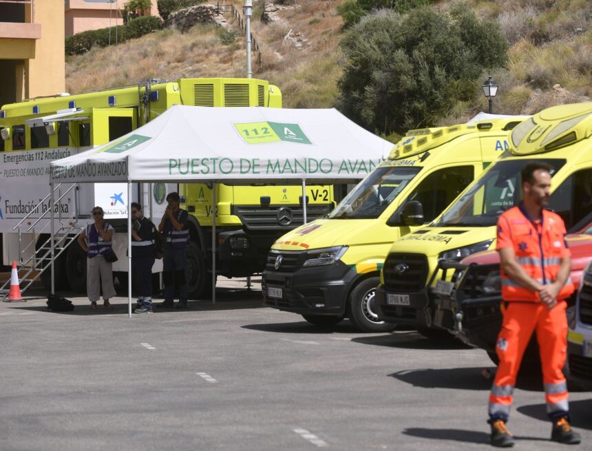 Reubican en hoteles a todos los evacuados en albergues por el incendio de Almería Reubican en hoteles a todos los evacuados en albergues por el incendio de Almería