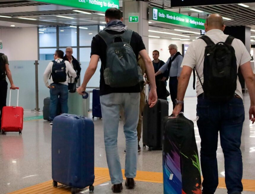 Italia activa los controles a viajeros procedentes de España por la crisis de Ceuta