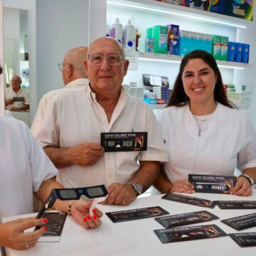Los malagueños opinan sobre el eclipse solar: «Es una oportunidad que hay que aprovechar»