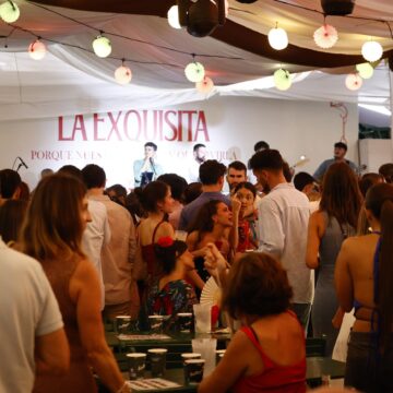 Del flamenco al reguetón en cuestión de minutos: todo vale en la Feria de Málaga