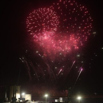 El espectáculo de fuegos artificiales y drones de la Feria de Málaga 2026, en imágenes