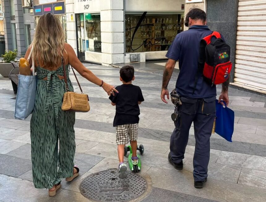 Plantón a la vuelta al cole en Ceuta: «No llevaremos a nuestros hijos a clase»