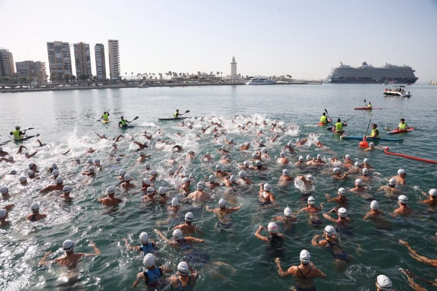 Málaga se lanza al agua en su «gran fiesta de la natación»