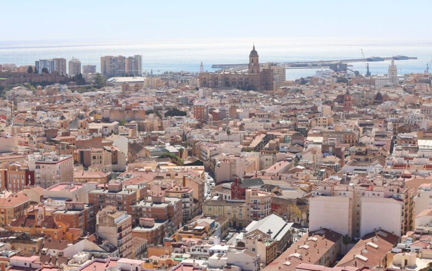 El interés por alquilar una habitación en Málaga sube un 17% y los precios no bajan de 450 euros